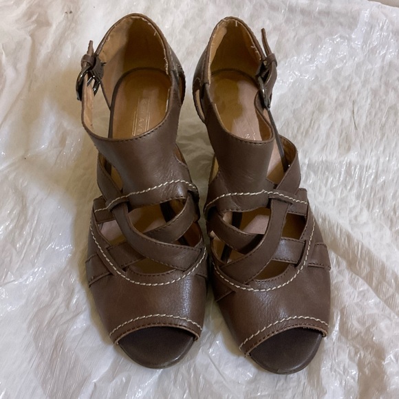 ❌FINAL PRICE ❌ 5th Avenue Leather Heeled Sandal - Picture 1 of 6